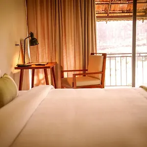 4* Resort Into The Roots Farm